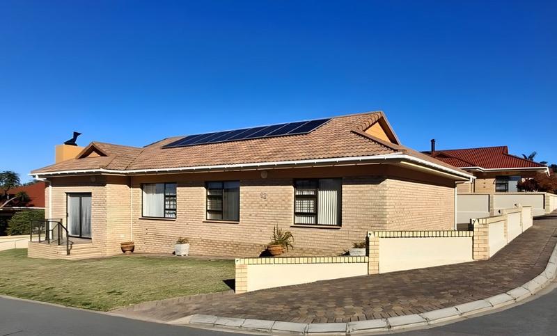 3 Bedroom Property for Sale in Heiderand Western Cape